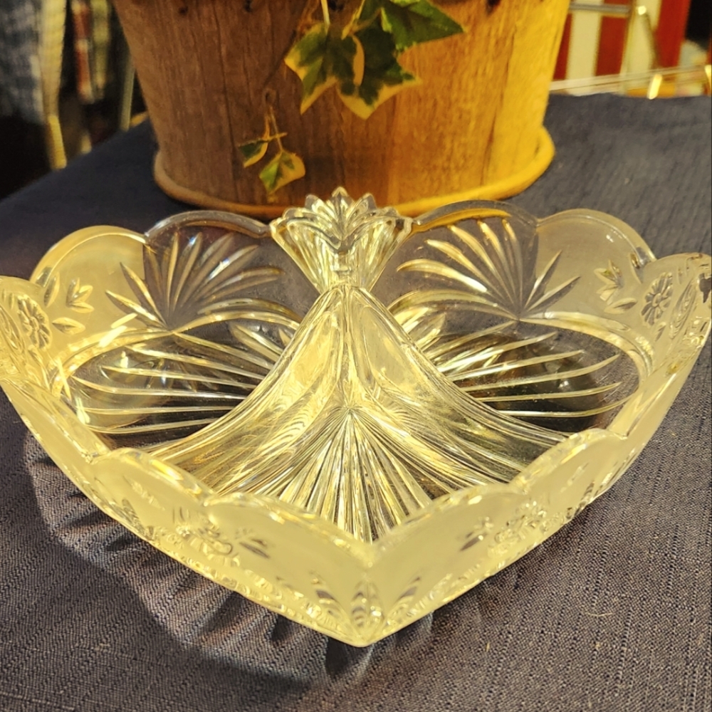 Oneida Crystal SOUTHERN GARDEN 3-Part Relish Dish Heart Shape 8" Germany Cottage